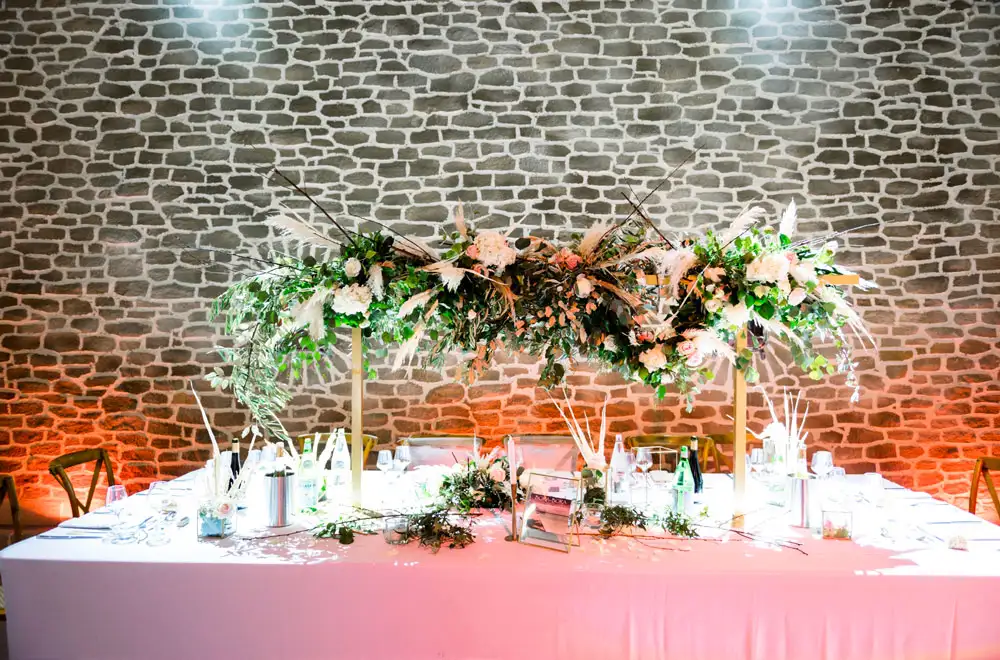 Arche table d'honneur des mariés fleur de pampa