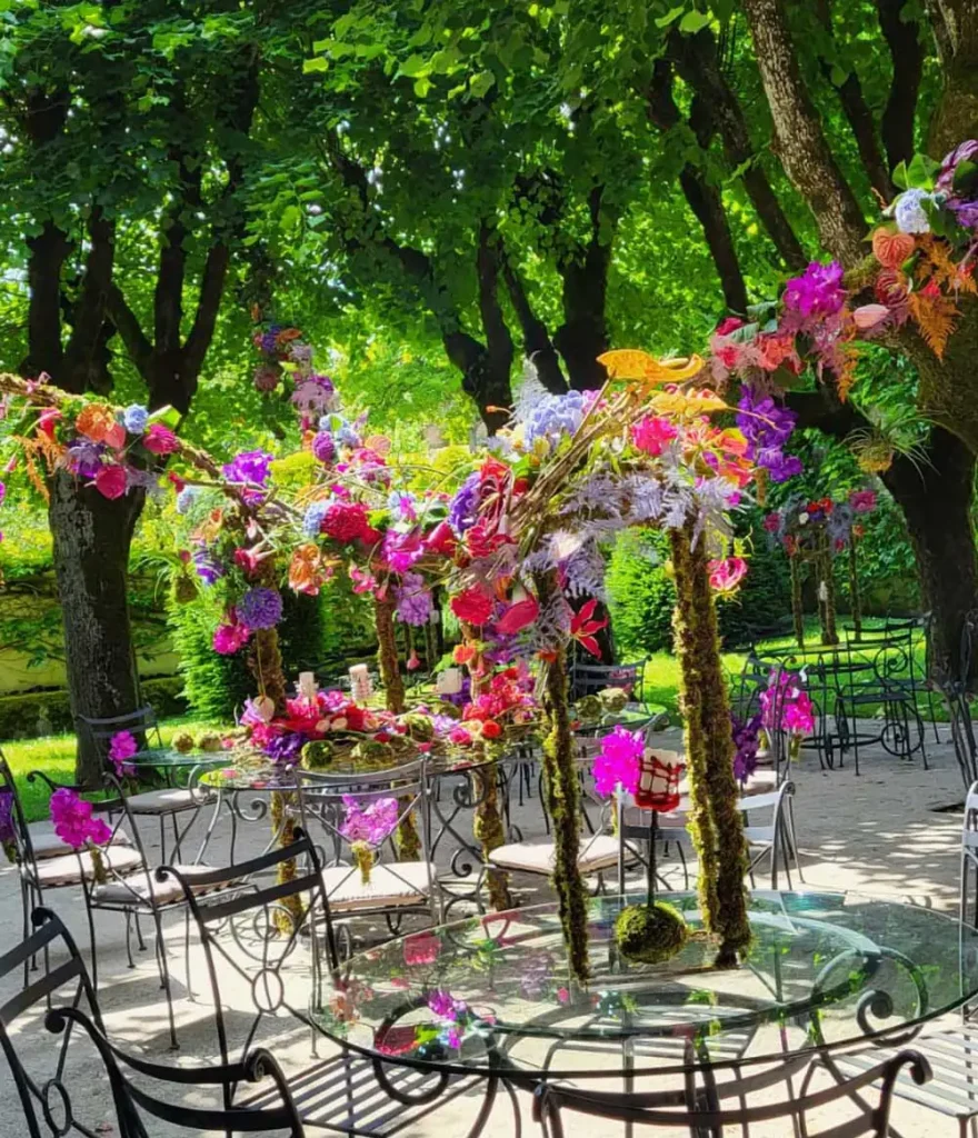 Arche de table artistique coloré et tilleul